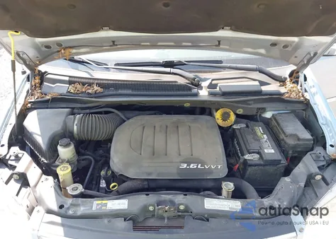 2013 Chrysler Town & Country Touring из США, поврежденный, VIN 2C4RC1BGXDR759099